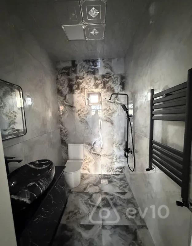 Satılır 5 otaqlı həyət evi 132 m²