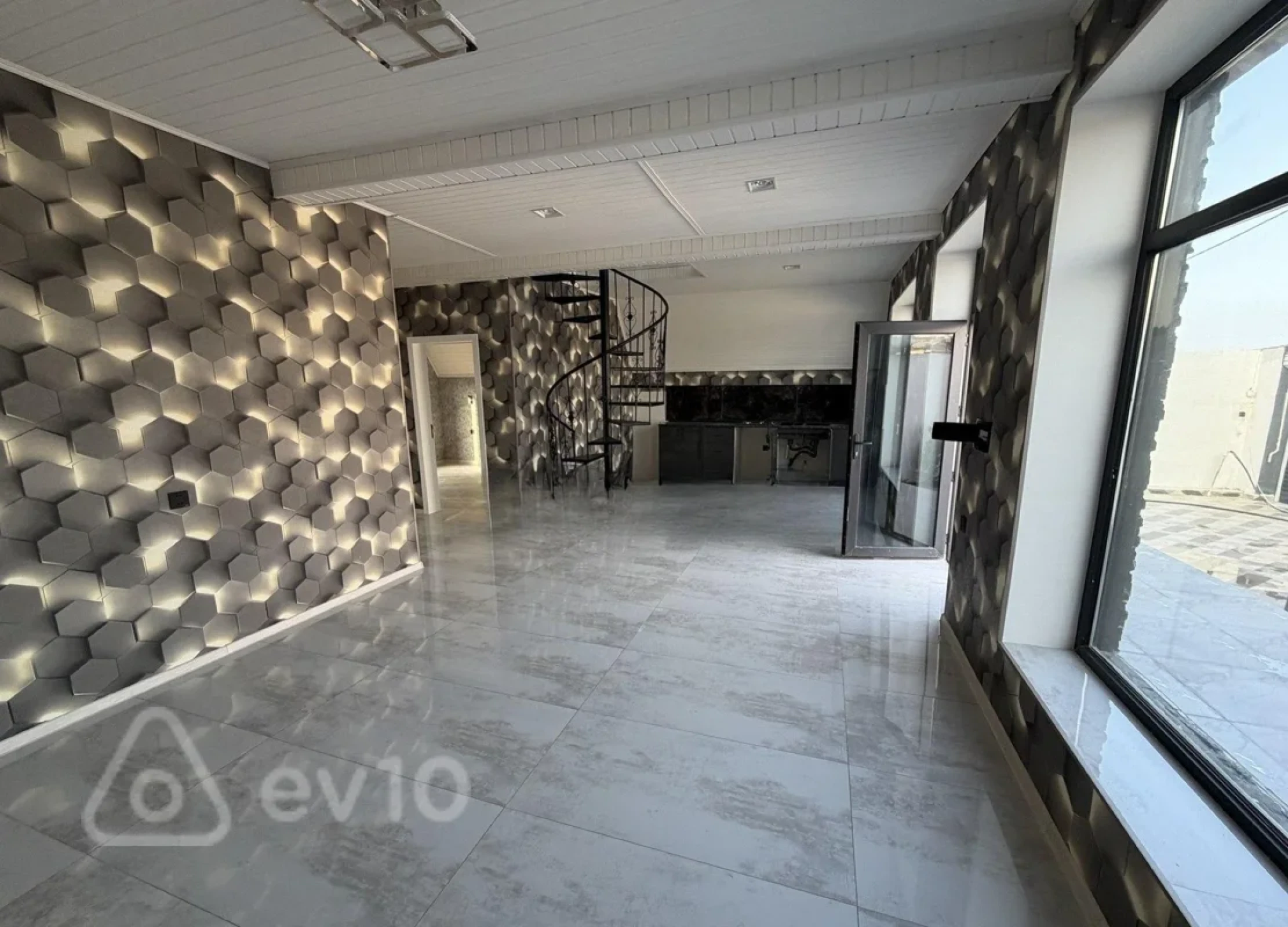Satılır 5 otaqlı həyət evi 132 m²