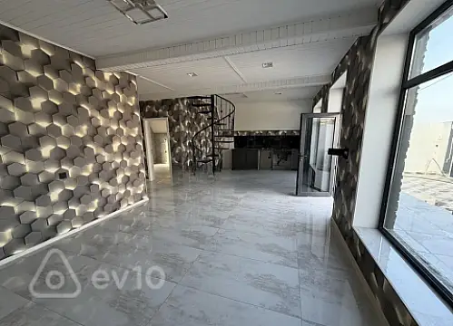 Satılır 5 otaqlı həyət evi 132 m²