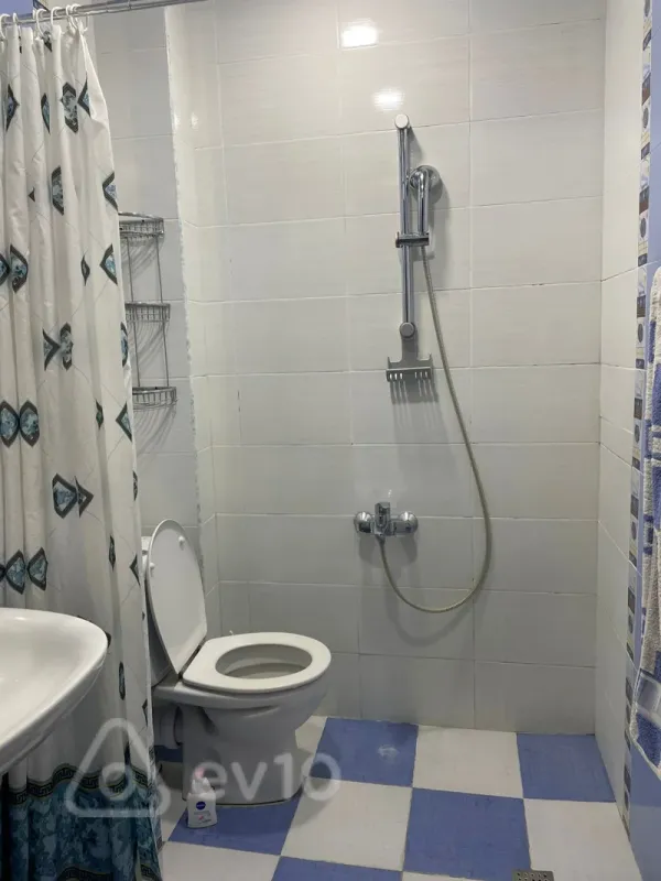 Kirayə verilir 3 otaqlı yeni tikili 128 m²