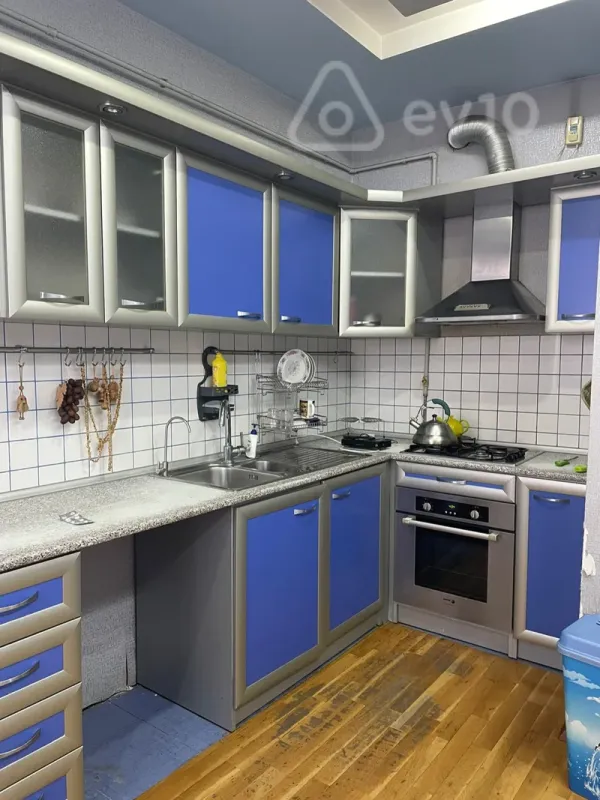 Kirayə verilir 3 otaqlı yeni tikili 128 m²