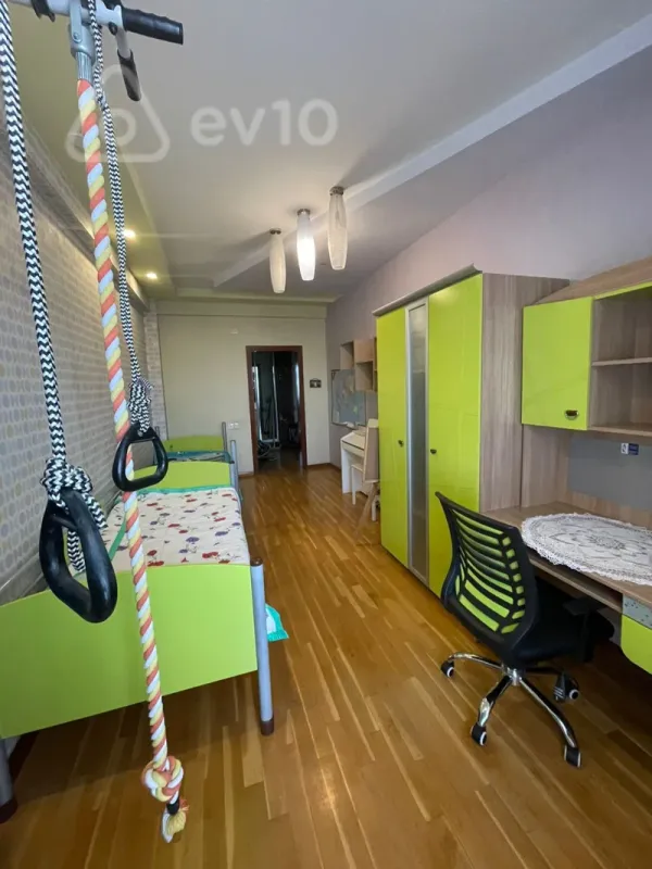 Kirayə verilir 3 otaqlı yeni tikili 128 m²