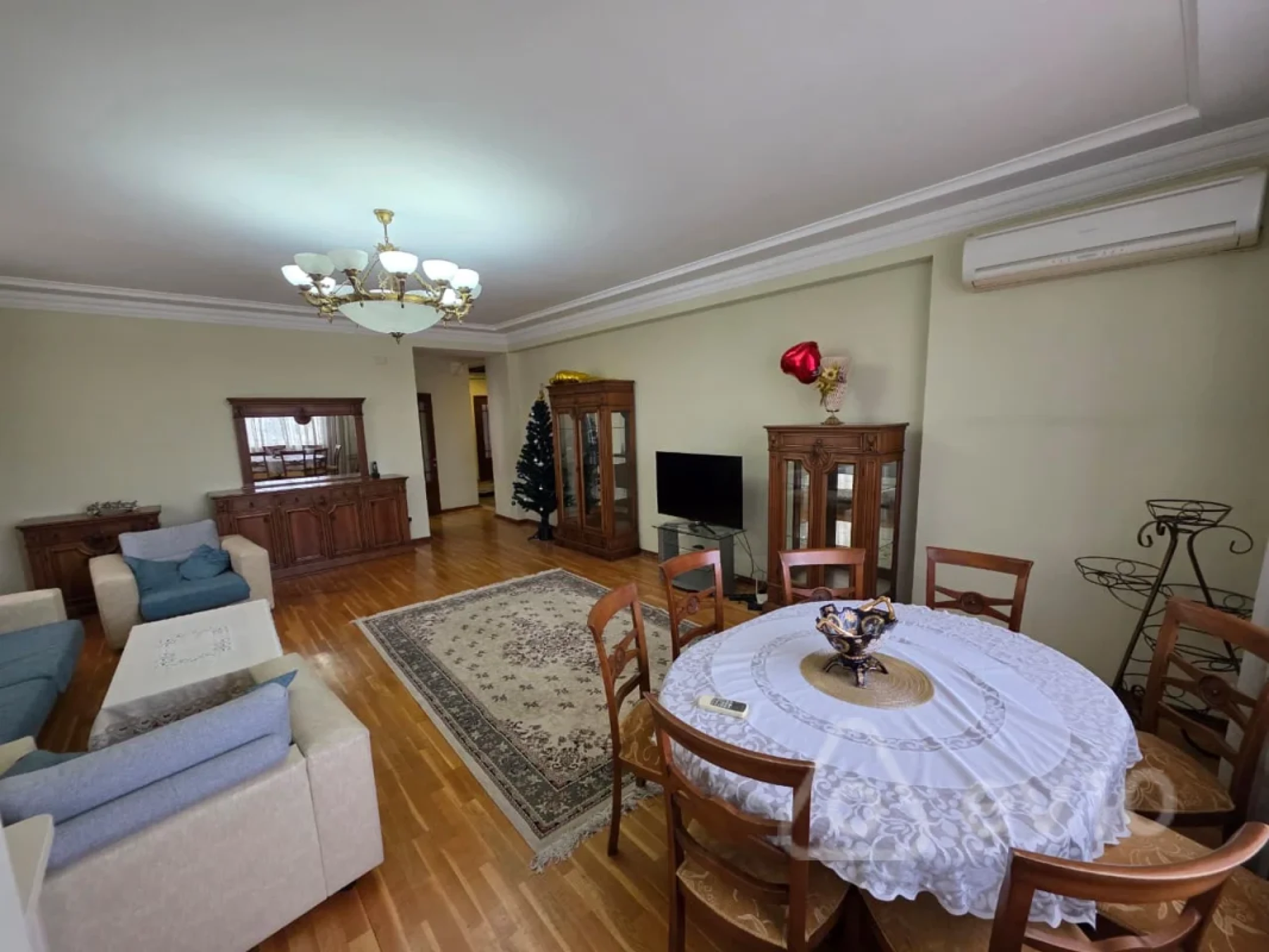 Kirayə verilir 3 otaqlı yeni tikili 128 m²