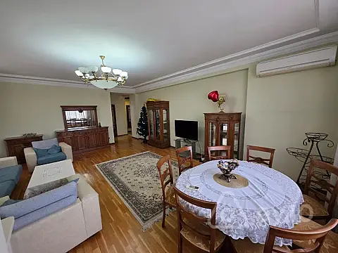 Kirayə verilir 3 otaqlı yeni tikili 128 m²