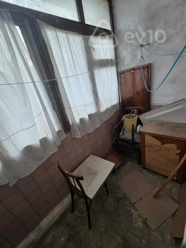 Satılır 2 otaqlı köhnə tikili 55 m²