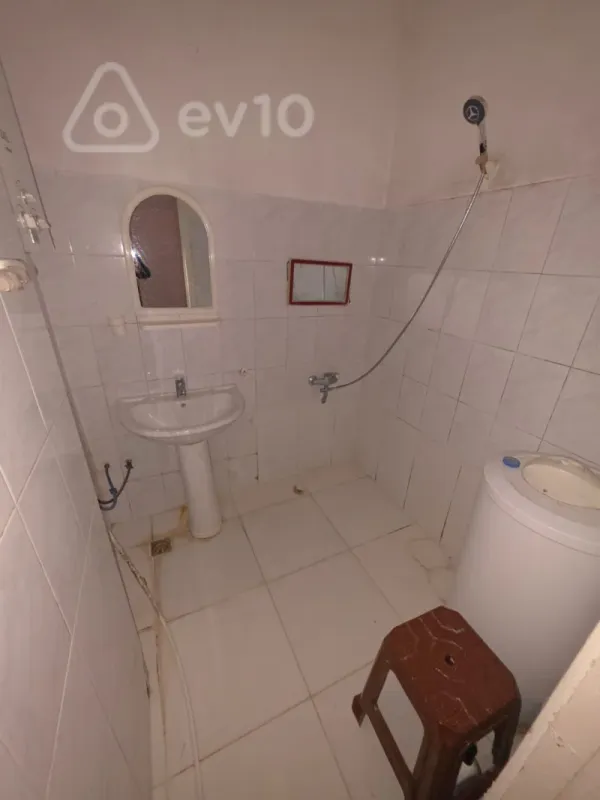 Satılır 2 otaqlı köhnə tikili 55 m²