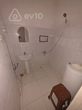 Satılır 2 otaqlı köhnə tikili 55 m²
