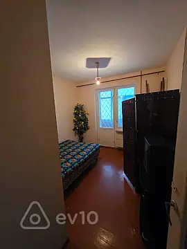 Satılır 2 otaqlı köhnə tikili 55 m²