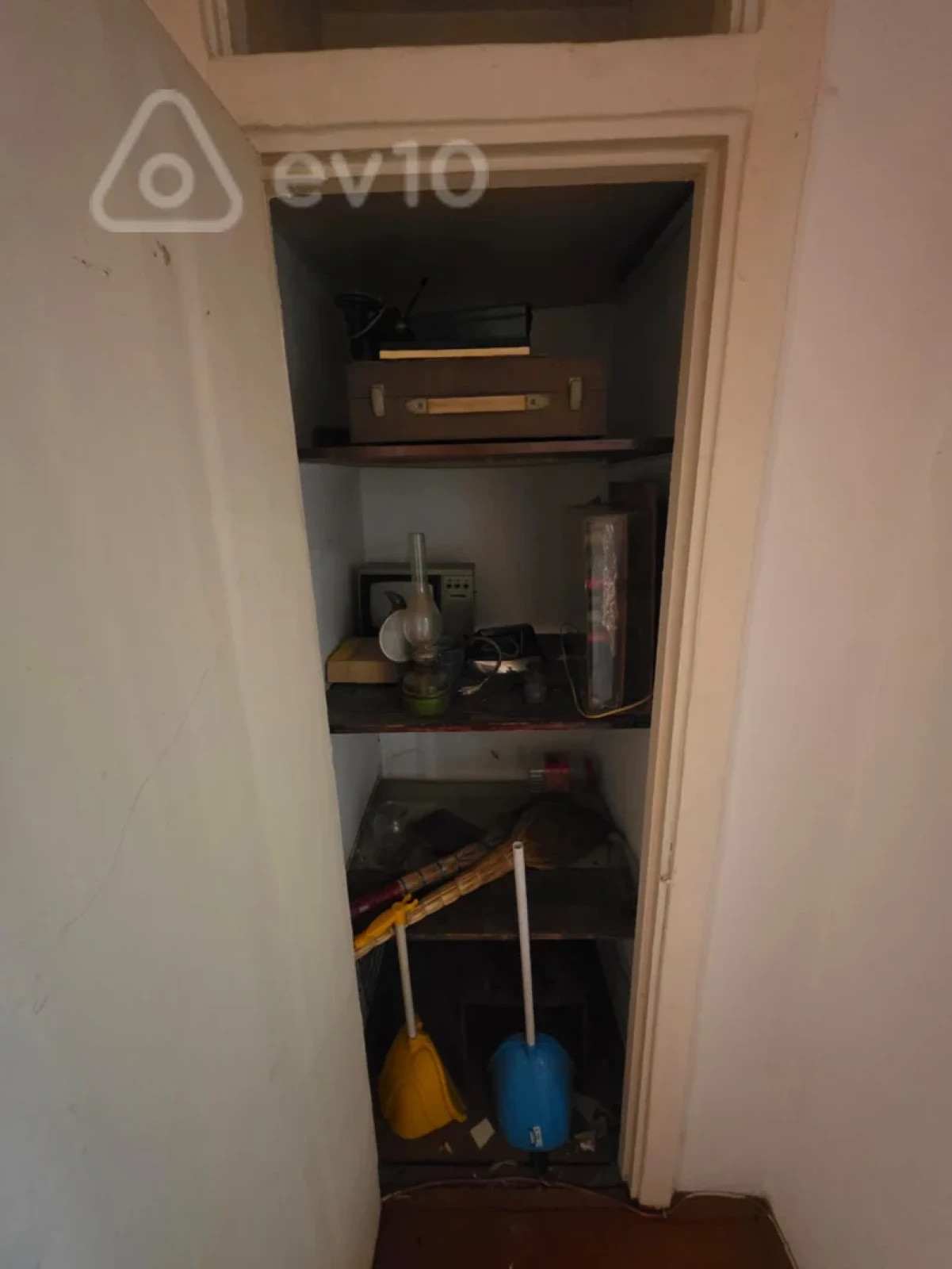 Satılır 2 otaqlı köhnə tikili 55 m²