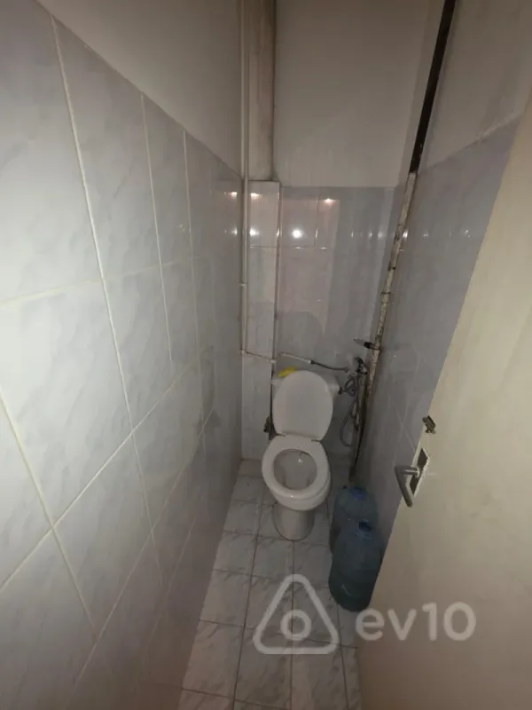 Satılır 2 otaqlı köhnə tikili 55 m²