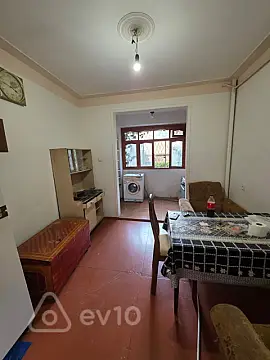 Satılır 2 otaqlı köhnə tikili 55 m²