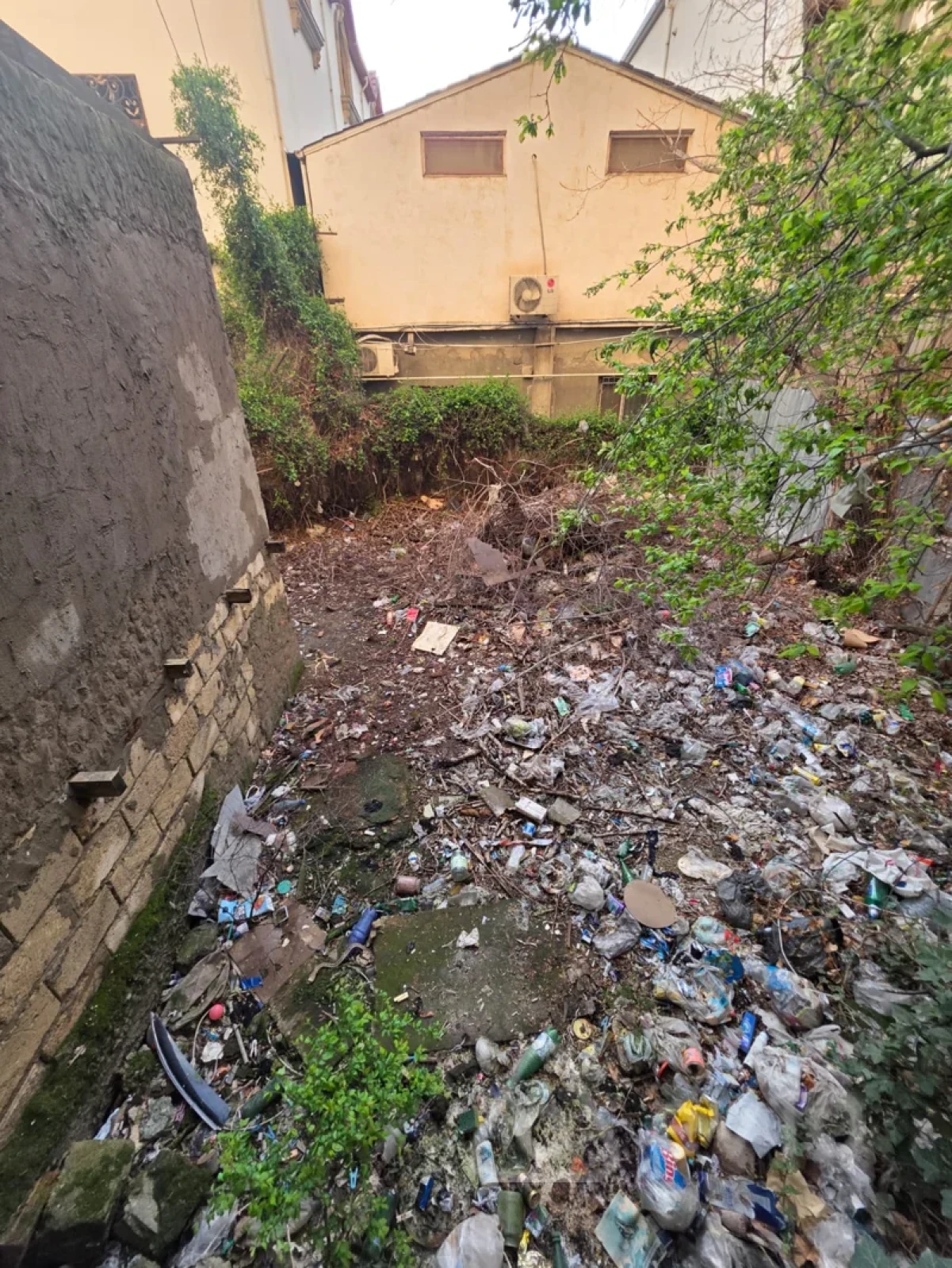 Satılır 2 otaqlı köhnə tikili 55 m²