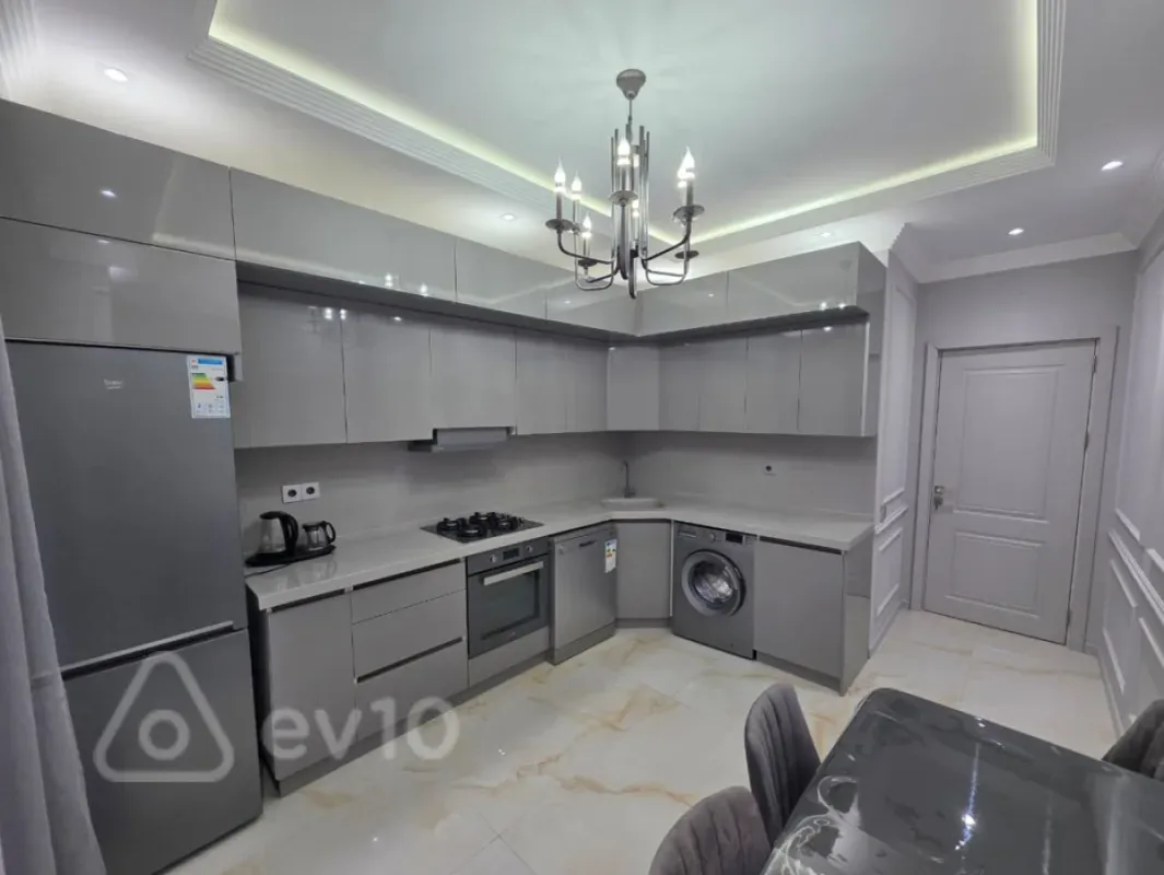 Kirayə verilir 2 otaqlı yeni tikili 98 m²