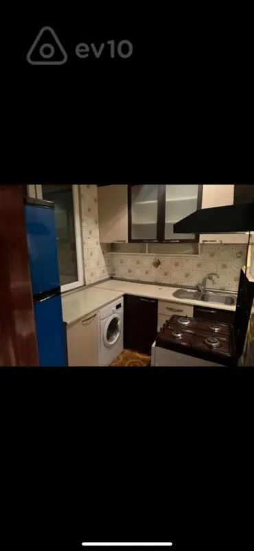 Kirayə verilir 3 otaqlı köhnə tikili 100 m²