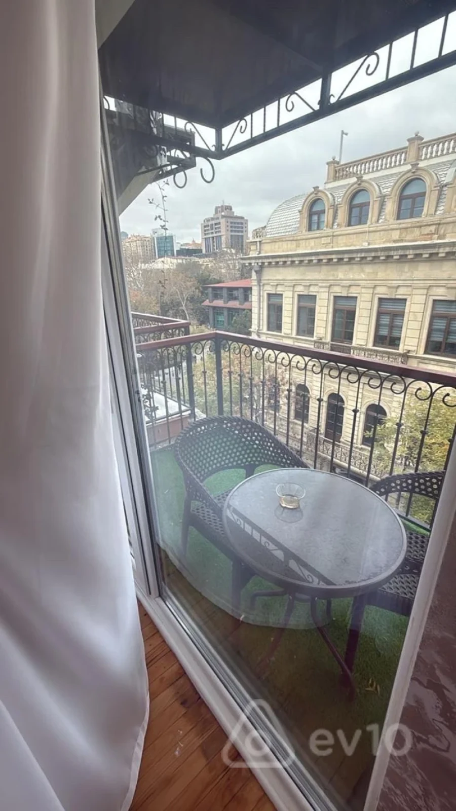 Kirayə verilir 3 otaqlı yeni tikili 97 m²