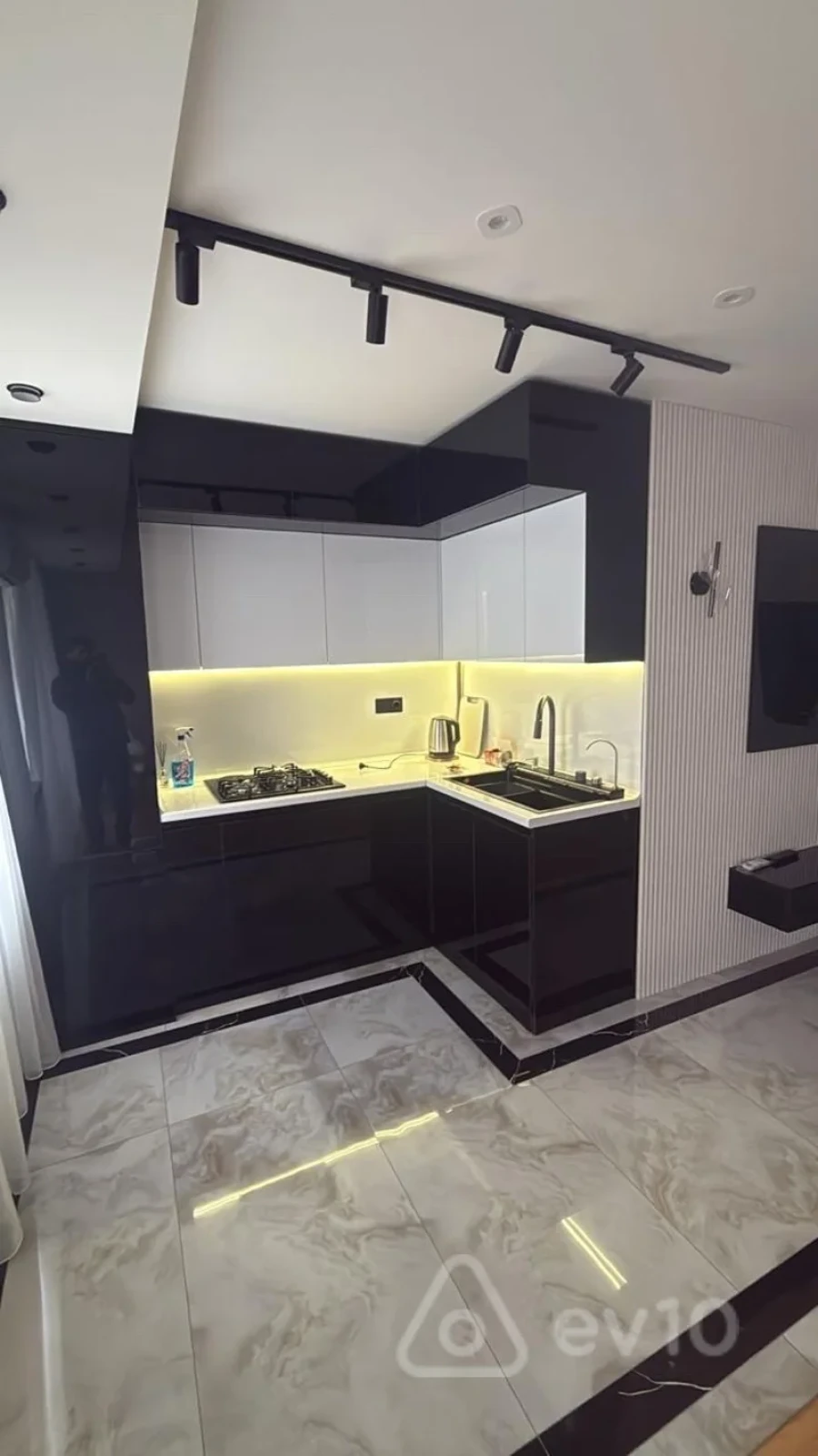 Kirayə verilir 3 otaqlı yeni tikili 97 m²