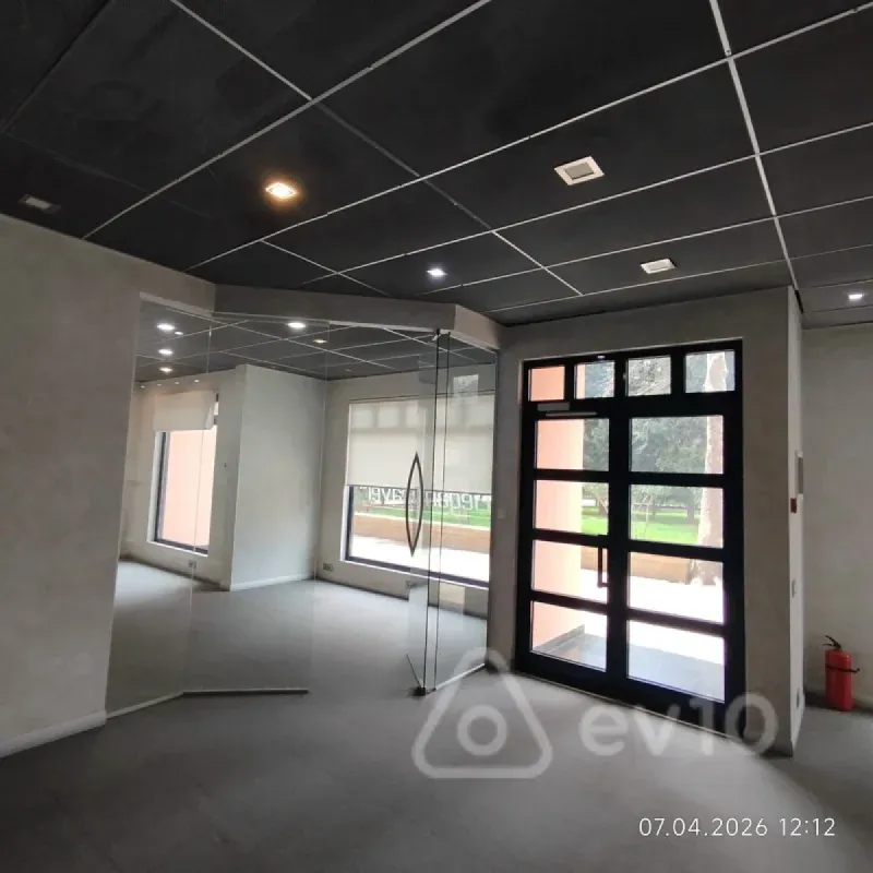 Kirayə verilir 2 otaqlı ofis 70 m²