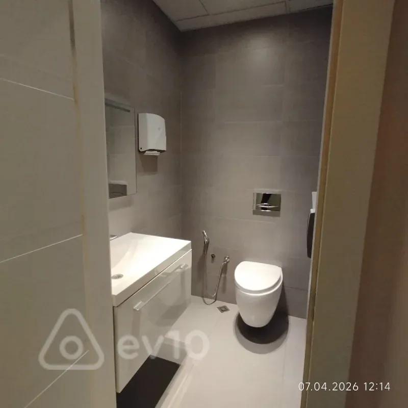 Kirayə verilir 2 otaqlı ofis 70 m²