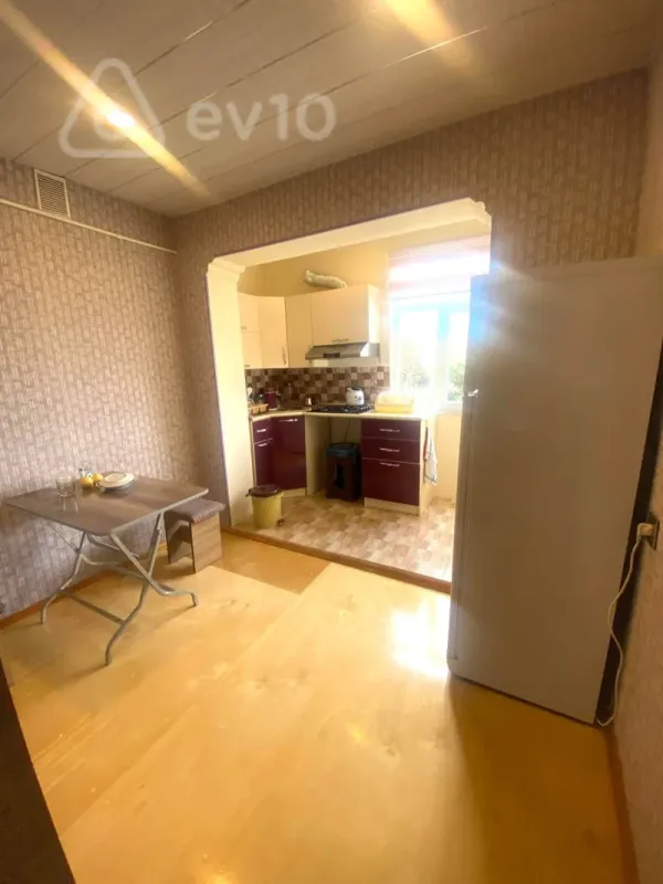 Kirayə verilir 1 otaqlı köhnə tikili 45 m²