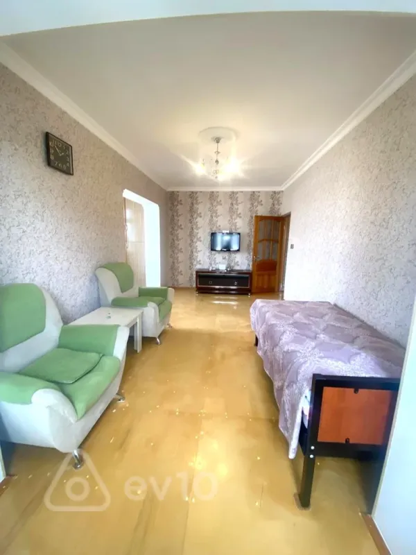 Kirayə verilir 1 otaqlı köhnə tikili 45 m²