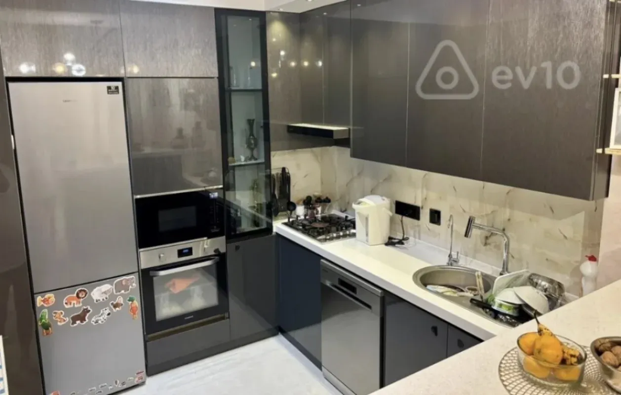 Kirayə verilir 2 otaqlı yeni tikili 65 m²