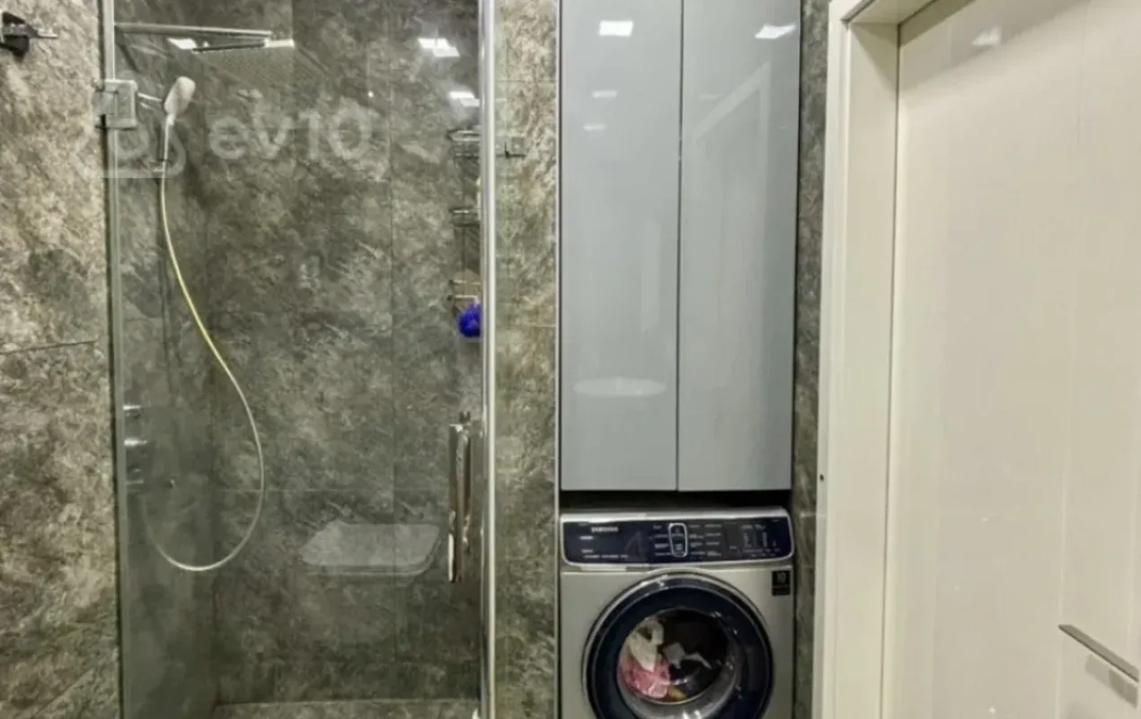 Kirayə verilir 2 otaqlı yeni tikili 65 m²