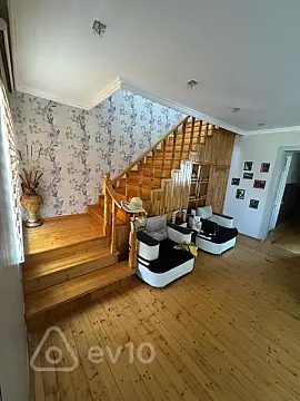 Satılır 5 otaqlı həyət evi 140 m²