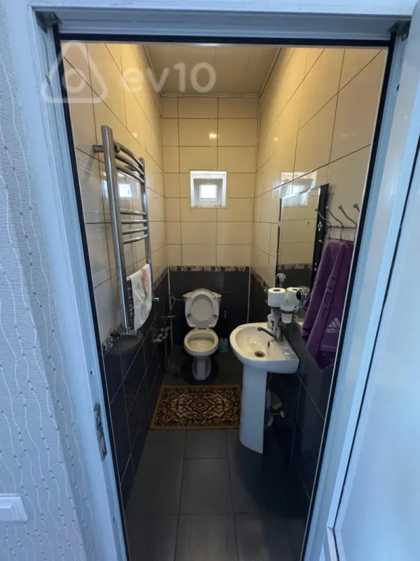 Satılır 5 otaqlı həyət evi 140 m²