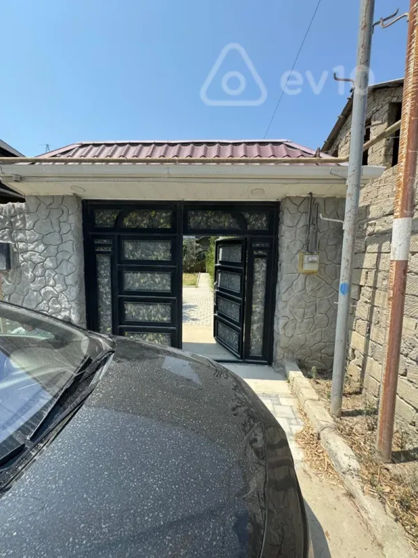 Satılır 5 otaqlı həyət evi 140 m²
