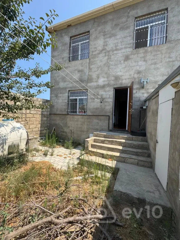Satılır 5 otaqlı həyət evi 140 m²