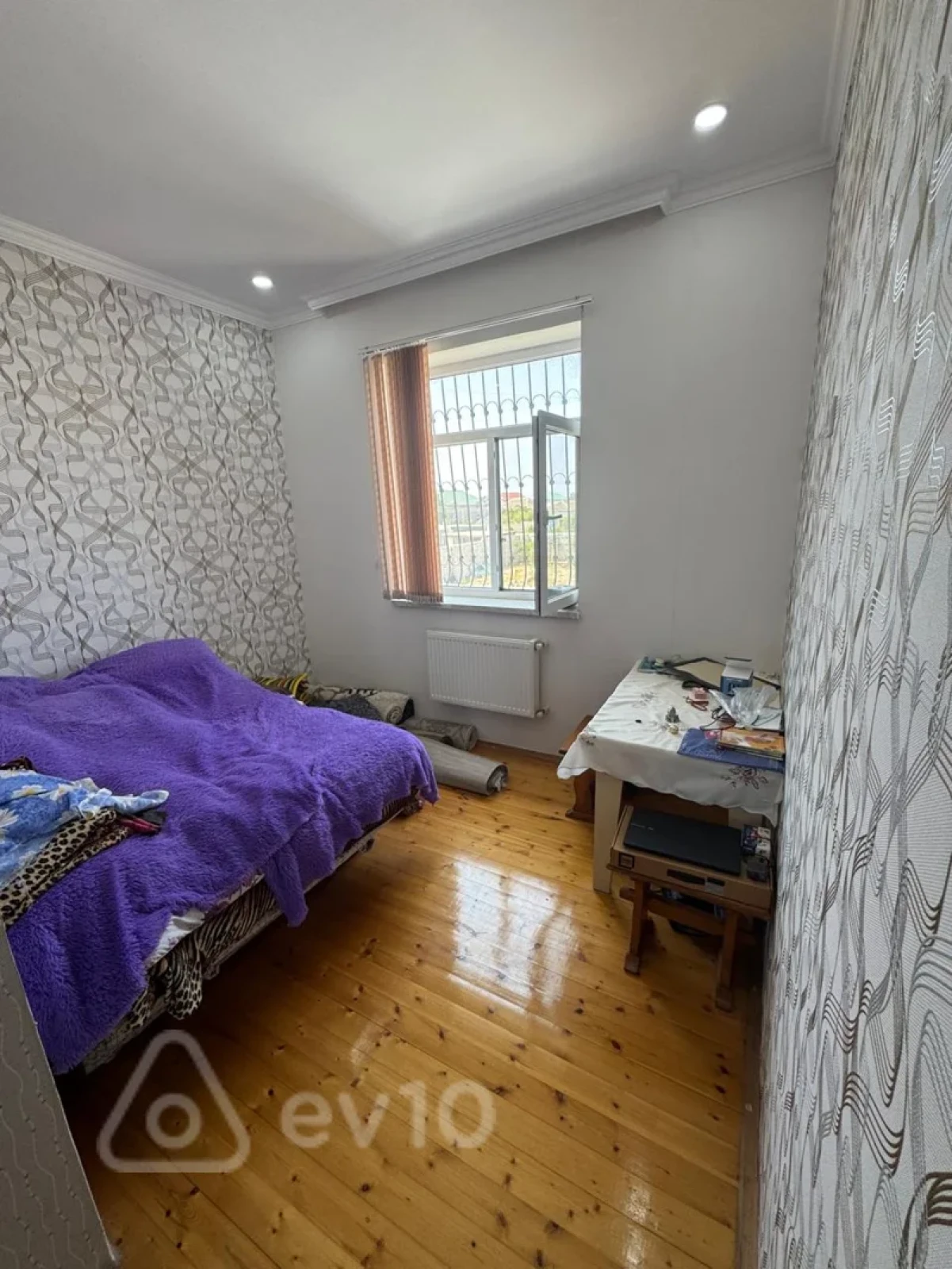 Satılır 5 otaqlı həyət evi 140 m²