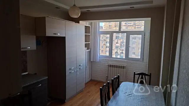 Kirayə verilir 2 otaqlı köhnə tikili 55 m²