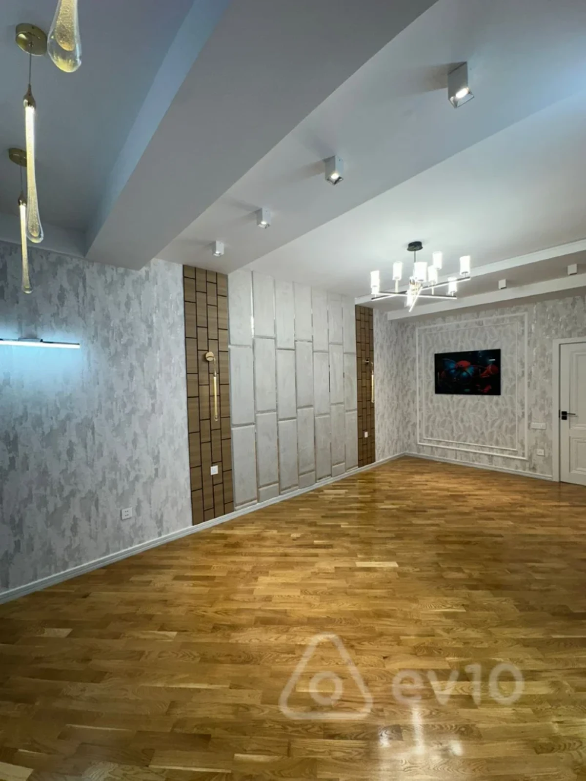 Satılır 3 otaqlı yeni tikili 120 m²