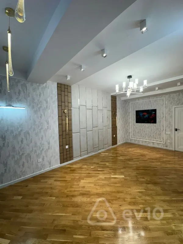 Satılır 3 otaqlı yeni tikili 120 m²