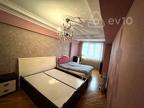 Satılır 3 otaqlı köhnə tikili 90 m²