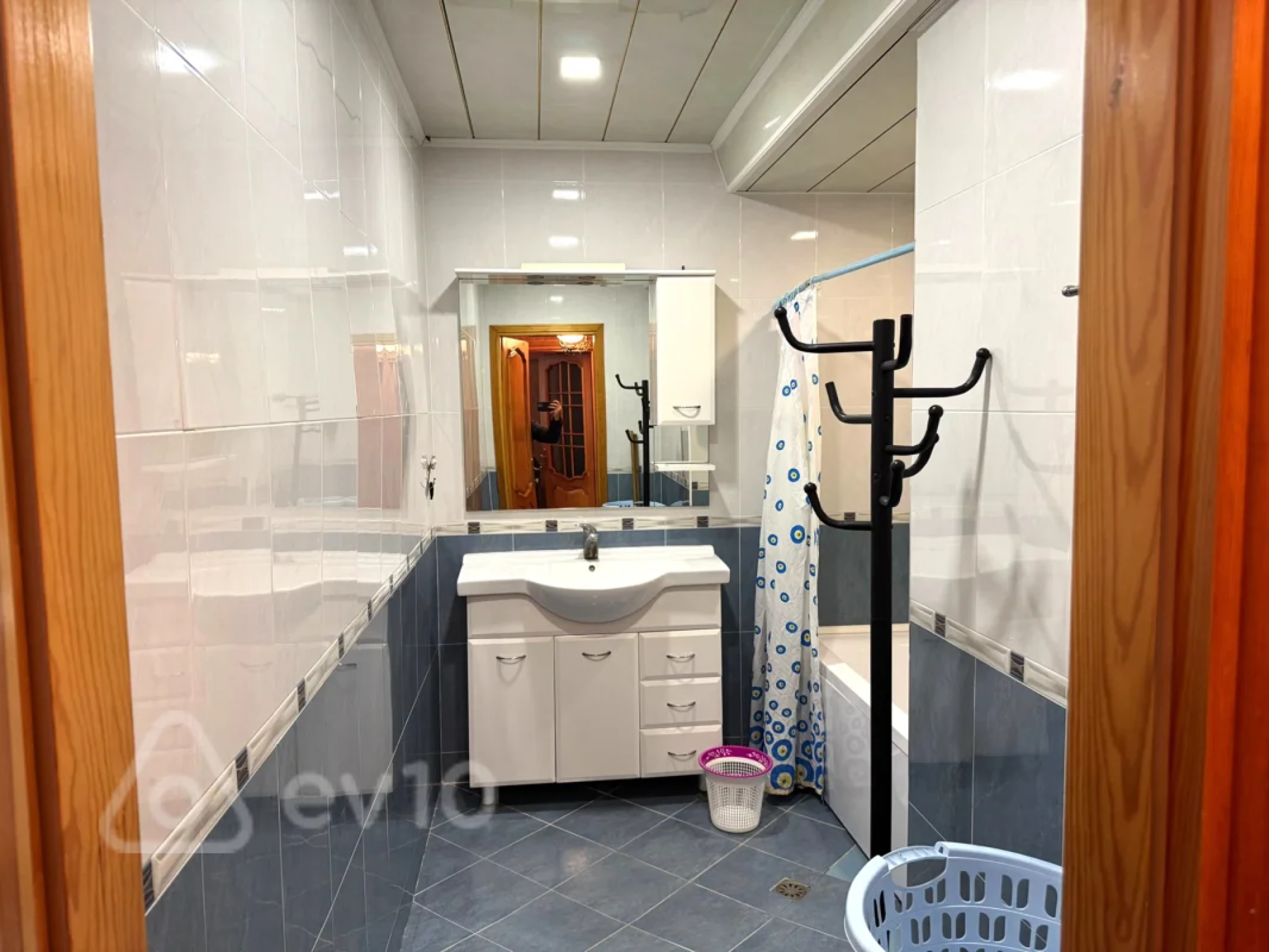 Satılır 3 otaqlı köhnə tikili 90 m²