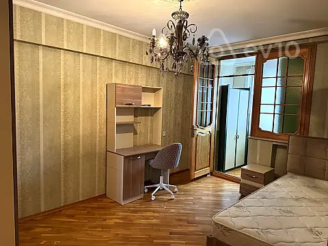 Satılır 3 otaqlı köhnə tikili 90 m²
