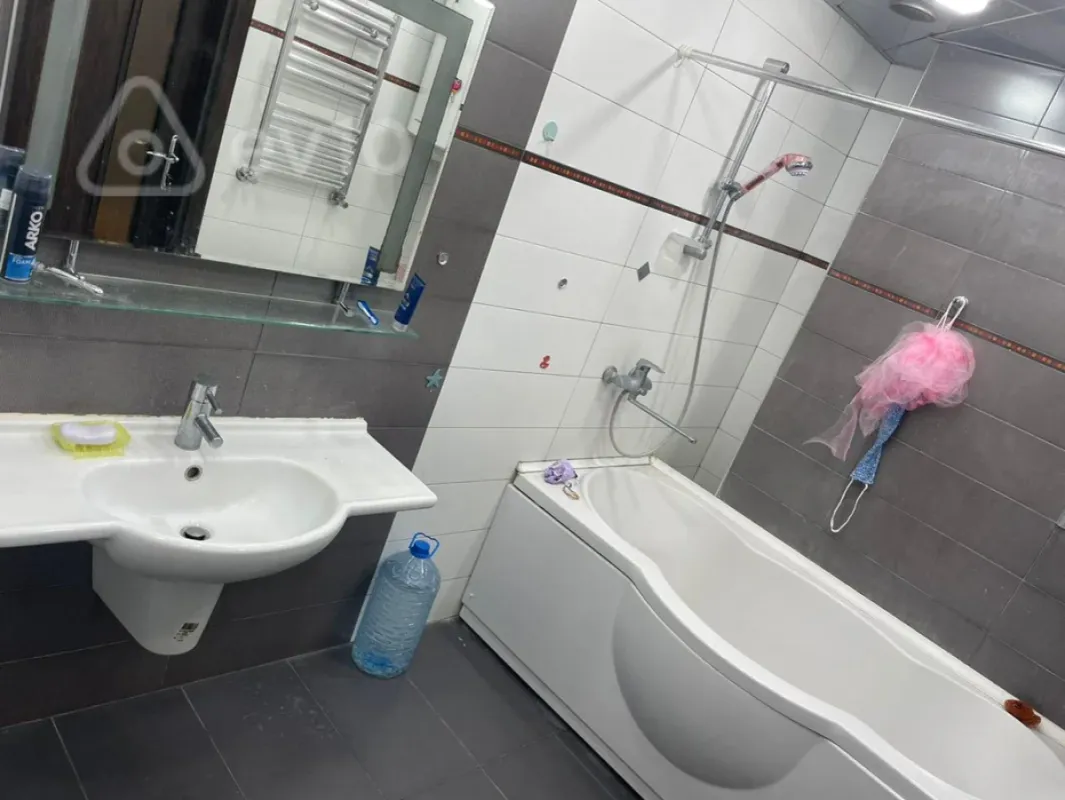 Kirayə verilir 2 otaqlı yeni tikili 100 m²