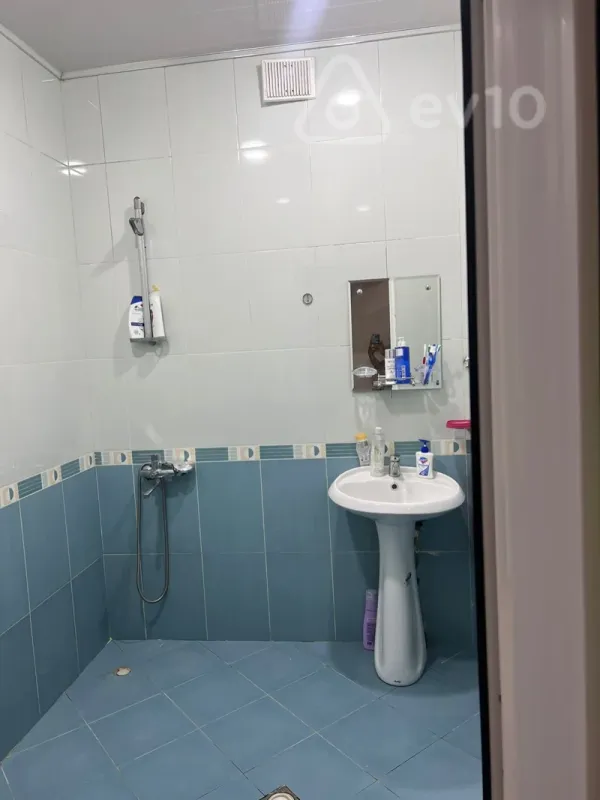 Kirayə verilir 2 otaqlı yeni tikili 95 m²