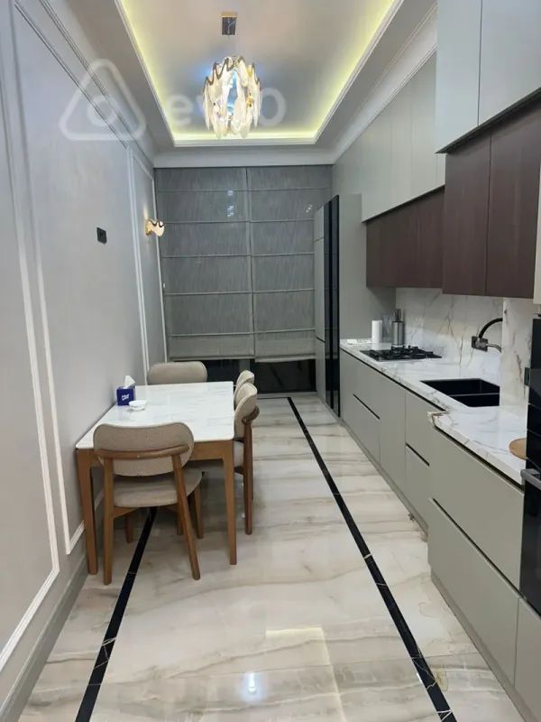 Kirayə verilir 3 otaqlı yeni tikili 180 m²