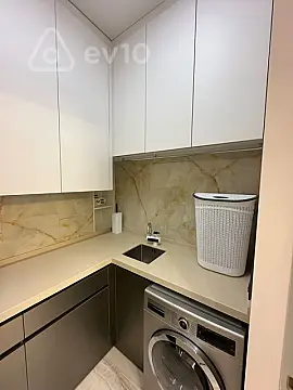Kirayə verilir 3 otaqlı yeni tikili 180 m²