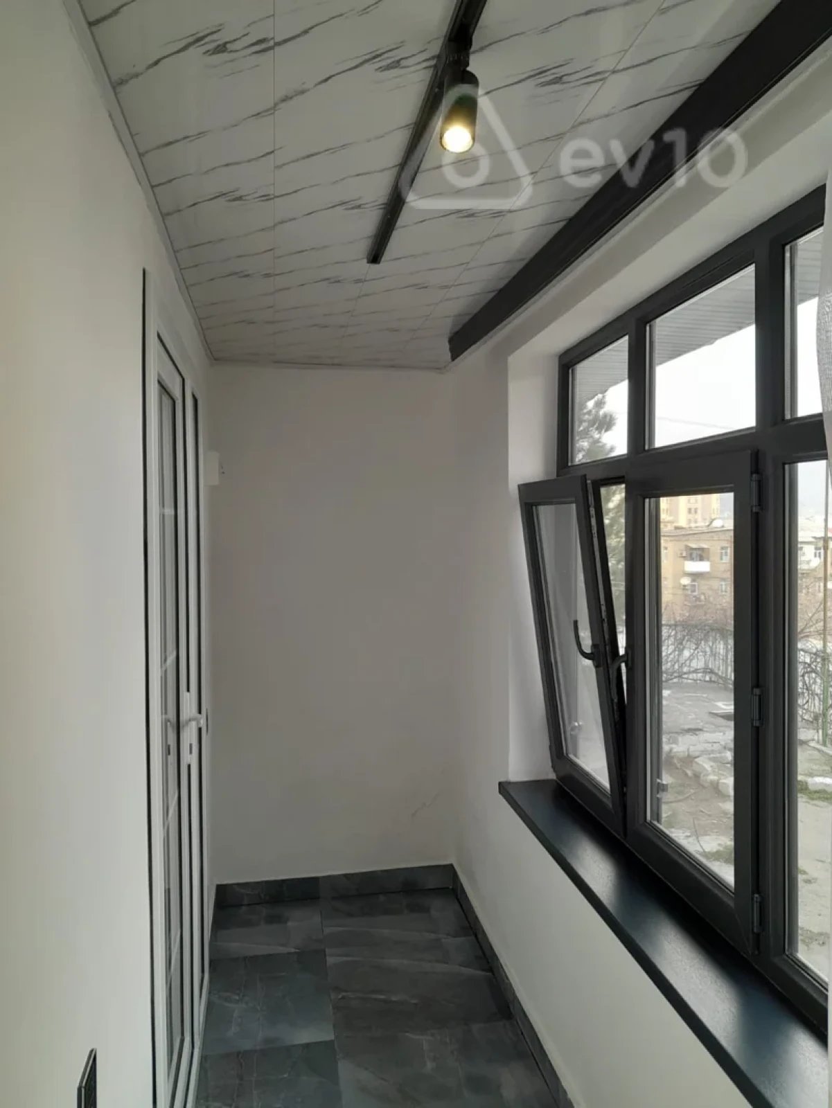 Satılır 3 otaqlı köhnə tikili 72 m²