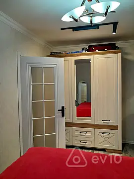 Satılır 3 otaqlı köhnə tikili 72 m²