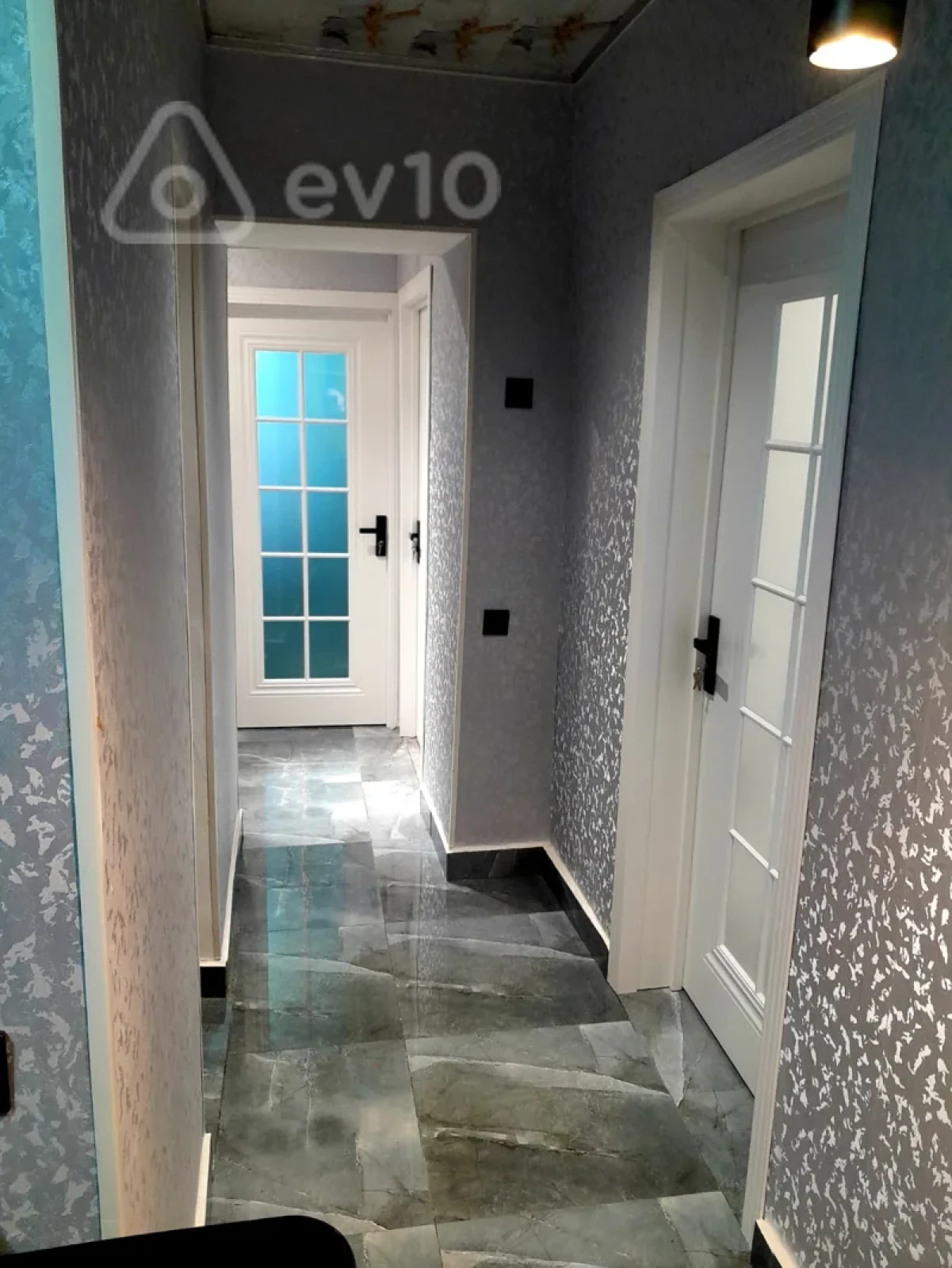 Satılır 3 otaqlı köhnə tikili 72 m²