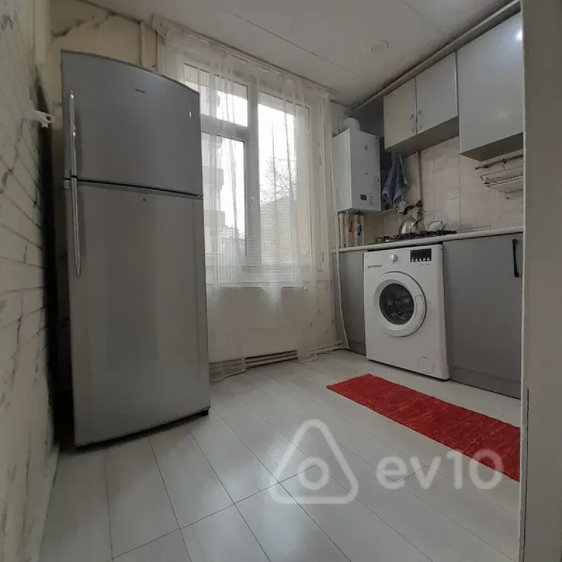 Kirayə verilir 3 otaqlı köhnə tikili 75 m²