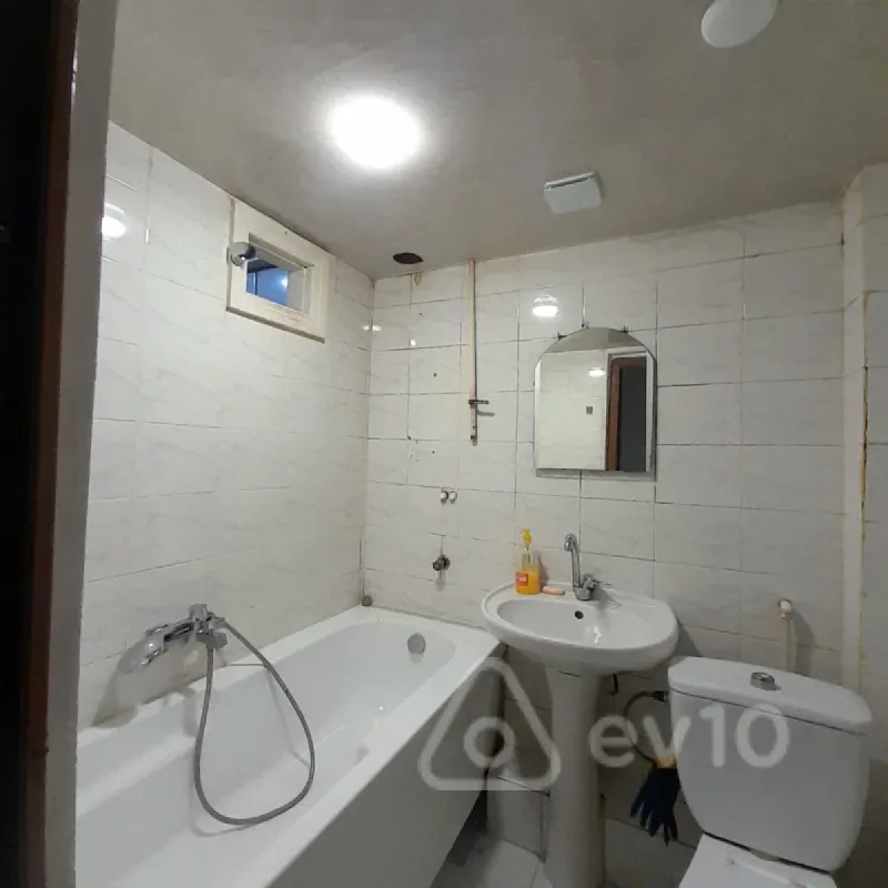 Kirayə verilir 3 otaqlı köhnə tikili 75 m²