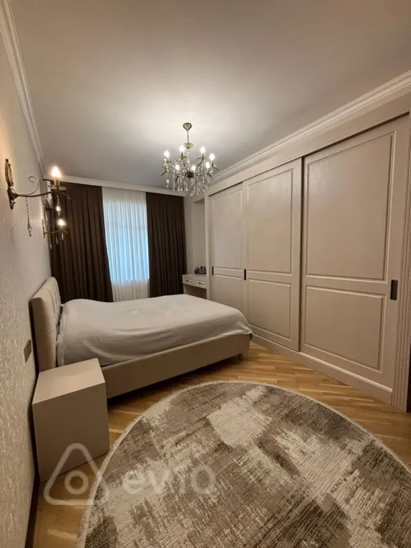 Satılır 4 otaqlı yeni tikili 165 m²