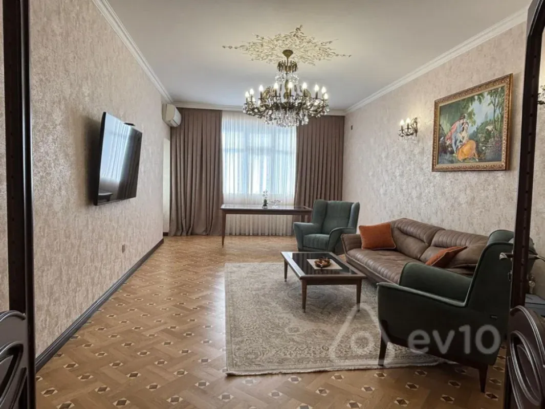 Satılır 4 otaqlı yeni tikili 165 m²