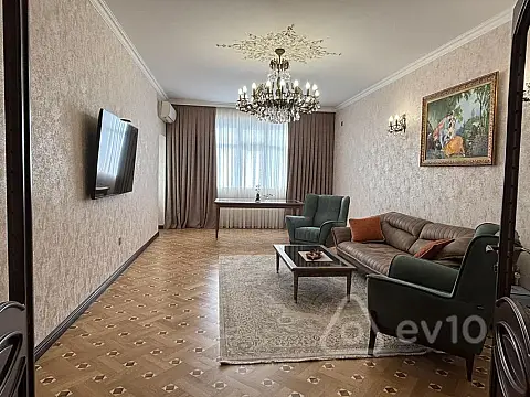 Satılır 4 otaqlı yeni tikili 165 m²