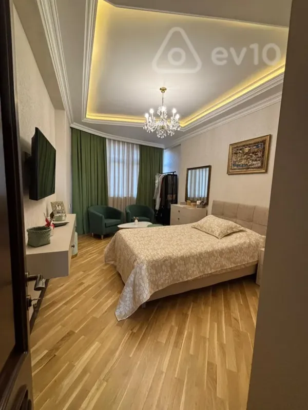 Satılır 4 otaqlı yeni tikili 165 m²